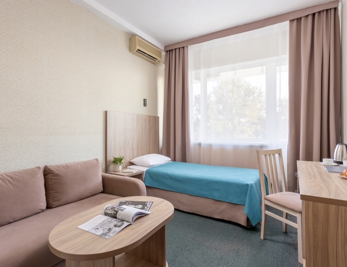 Семейный 2-местный 2-комнатный (кровать+диван) - Отель «Прометей Небуг»