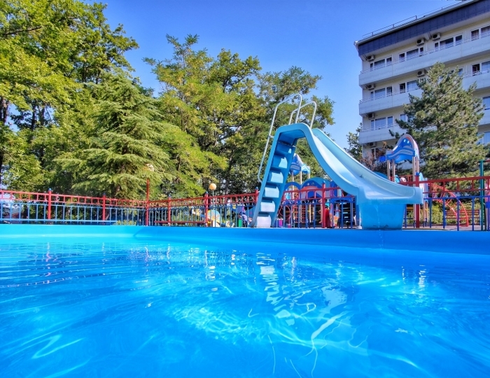 Бассейн и пляж - Отель «Прометей Небуг»